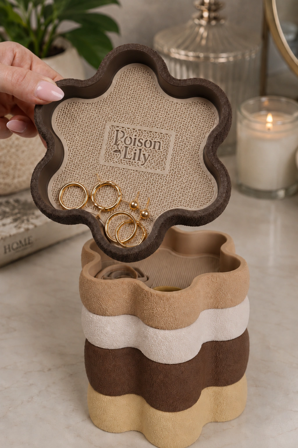 Organizador de joyas Flowlis apilado en distintos colores